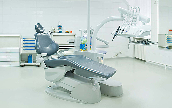 Лечение проводится с высокой результативностью благодаря современному высокотехнологичному оборудованию стоматологических кабинетов.
